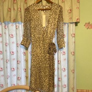 Diane von Furstenberg wrap dress Sz 8 $110